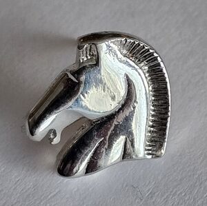 Vintage horse pin "Bold Stallion" Avon 1979 head silver tone